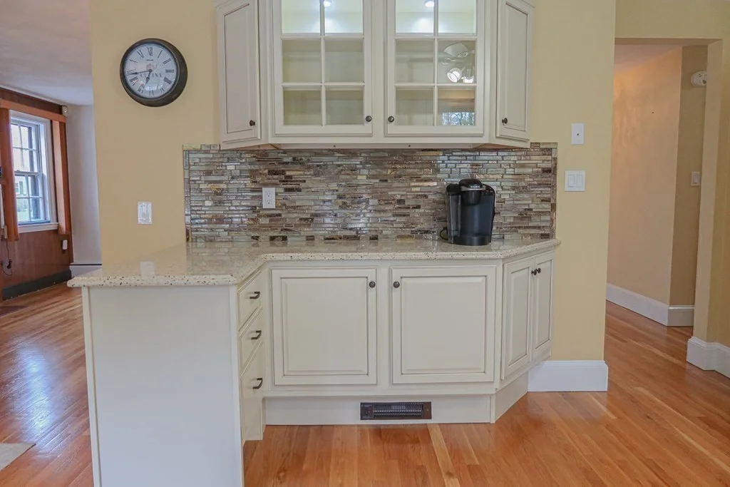 3 bed, 2 bath apartment for rent at 19 Cox Rd, Winchester — photo 5 of 19
