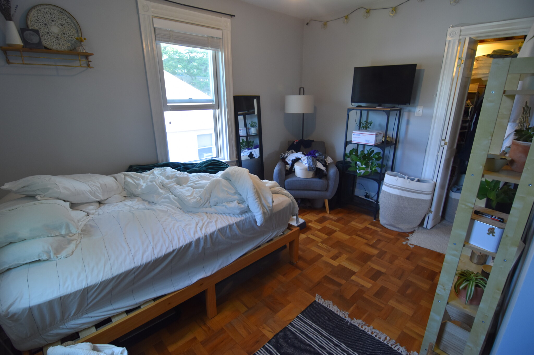 3 bed, 1 bath apartment for rent at 19 Craig Pl Unit 3, Coolidge Corner — photo 6 of 14