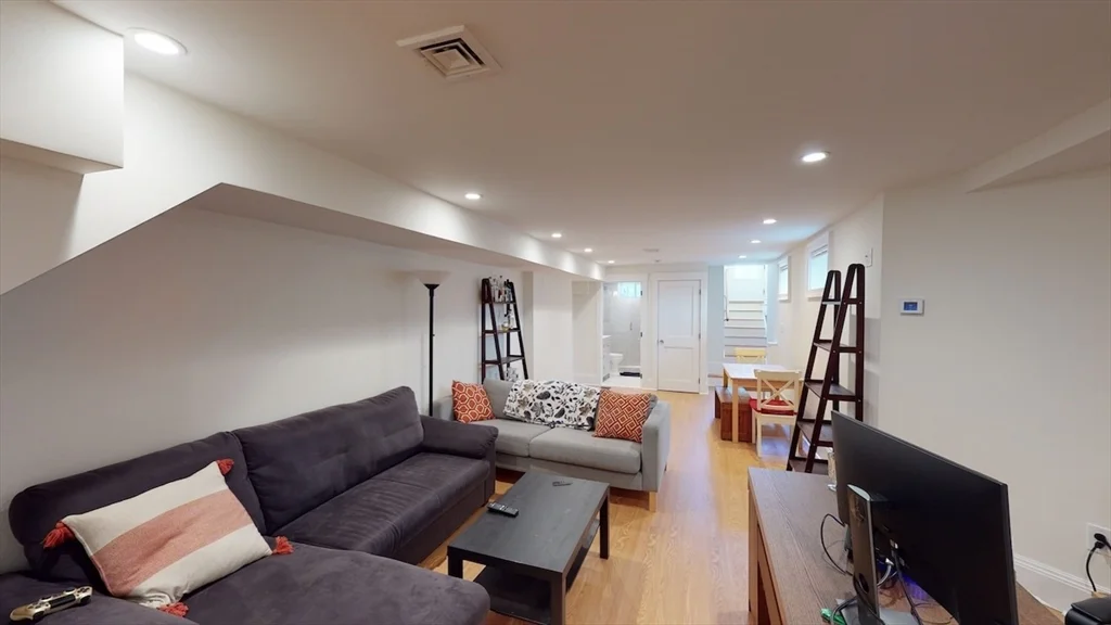 5 bed, 4+ bath apartment for rent at 19 Creighton St Unit SF, North Cambridge — photo 13 of 40