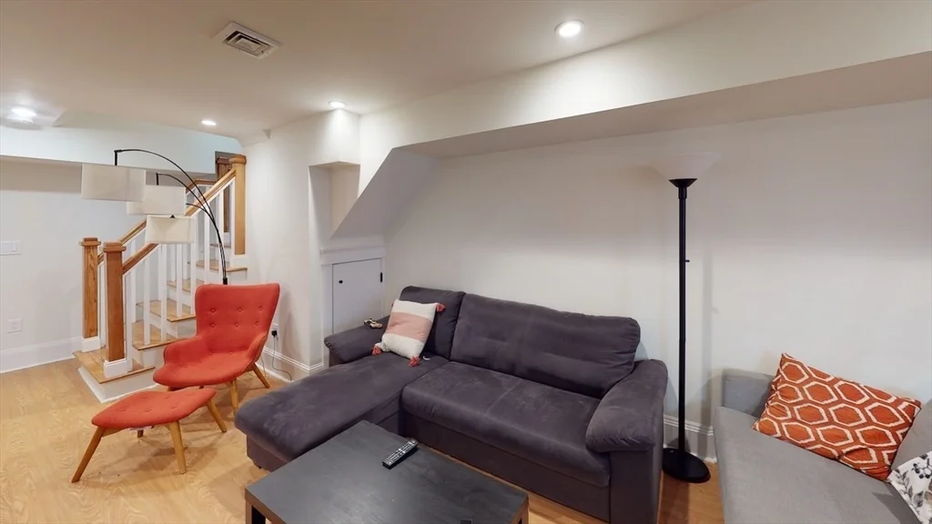 5 bed, 4+ bath apartment for rent at 19 Creighton St Unit SF, North Cambridge — photo 35 of 40
