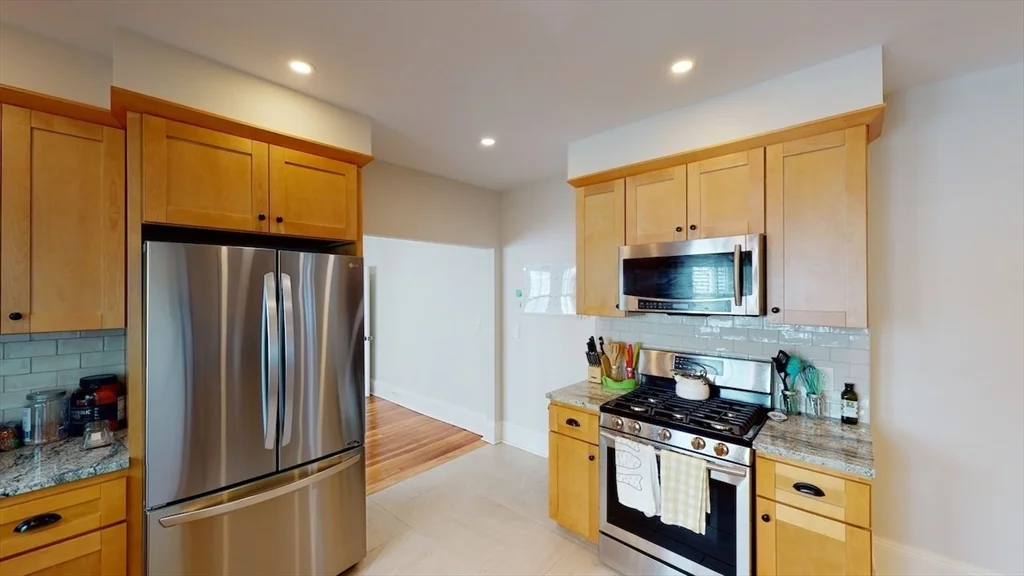 5 bed, 4+ bath apartment for rent at 19 Creighton St Unit SF, North Cambridge — photo 1 of 40