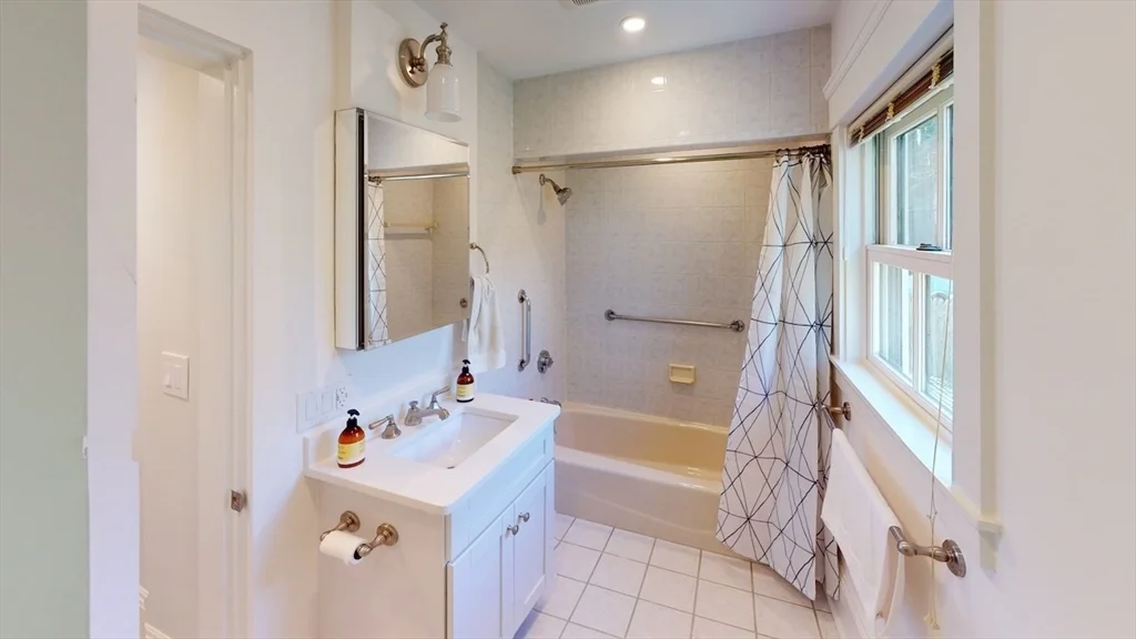 5 bed, 4+ bath apartment for rent at 19 Creighton St Unit SF, North Cambridge — photo 21 of 40