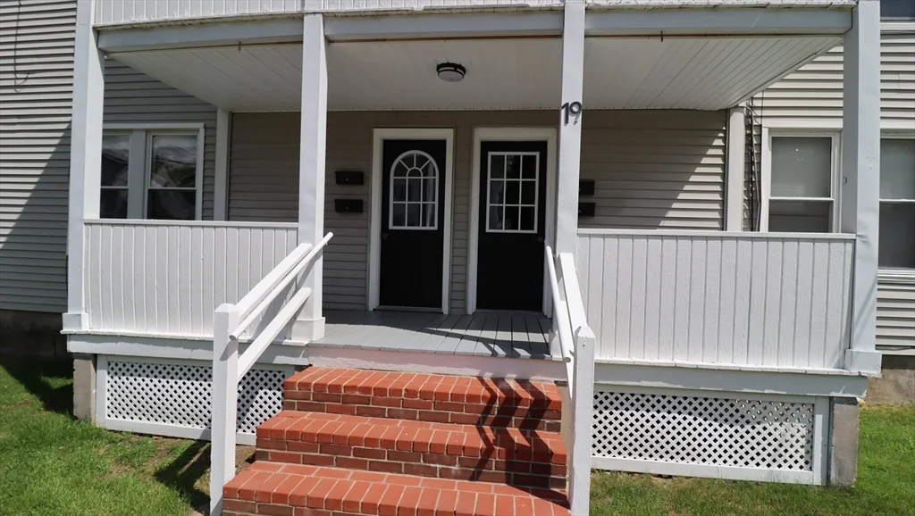 3 bed, 1 bath apartment for rent at 19 Cross St Unit 1R, South Grafton — photo 13 of 20
