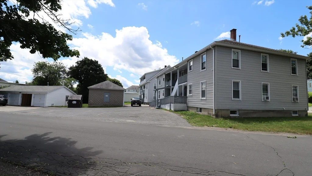 3 bed, 1 bath apartment for rent at 19 Cross St Unit 1R, South Grafton — photo 18 of 20