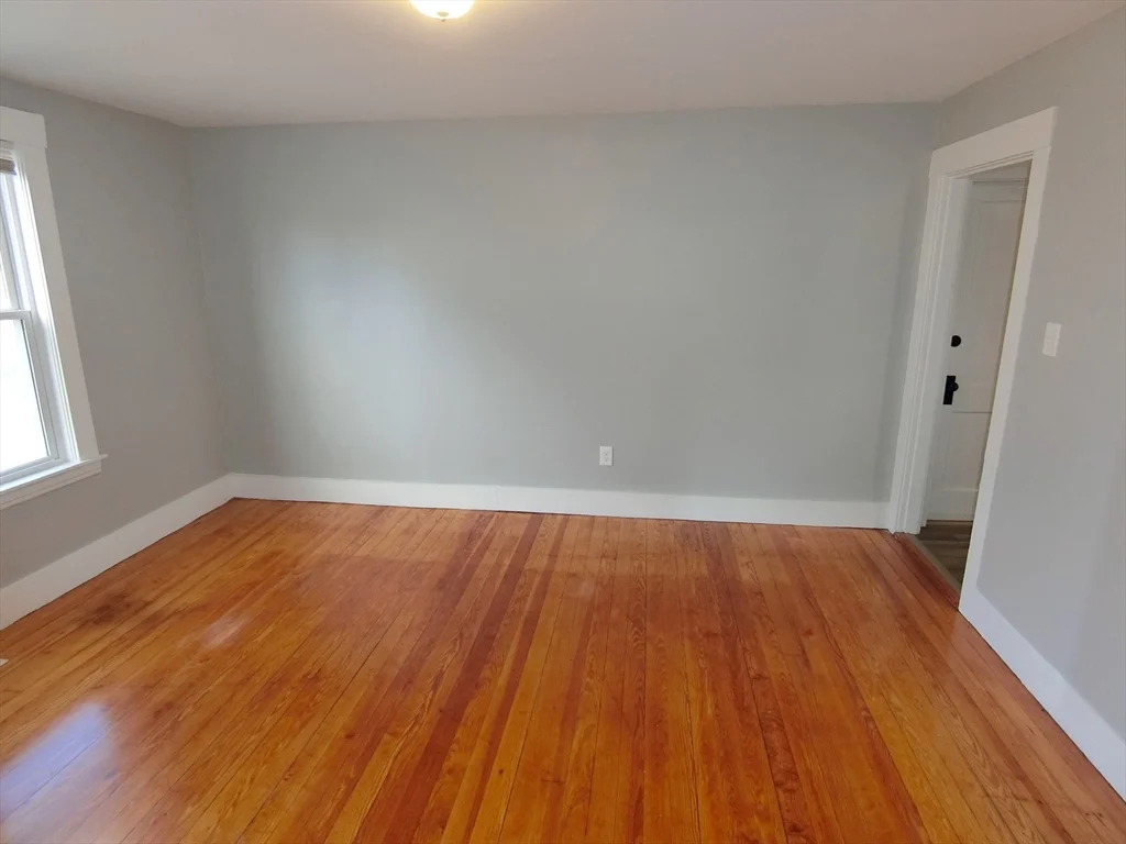 3 bed, 1 bath apartment for rent at 19 Cross St Unit 1R, South Grafton — photo 12 of 20