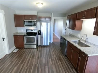 3 bed, 1 bath apartment for rent at 19 Cross St Unit 1R, South Grafton — photo 2 of 20