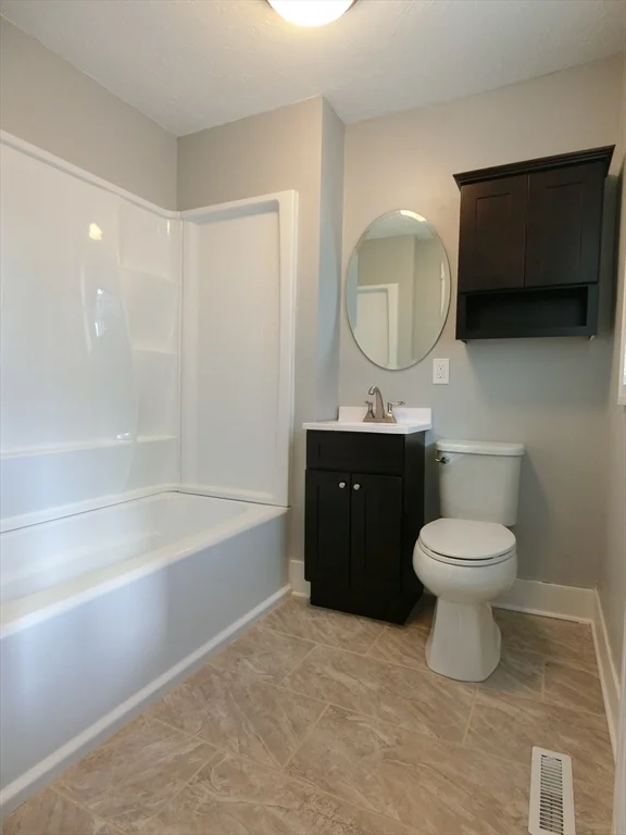 3 bed, 1 bath apartment for rent at 19 Cross St Unit 1R, South Grafton — photo 7 of 20