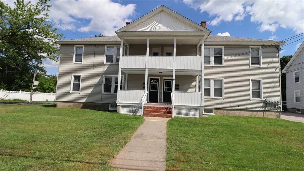 3 bed, 1 bath apartment for rent at 19 Cross St Unit 1R, South Grafton