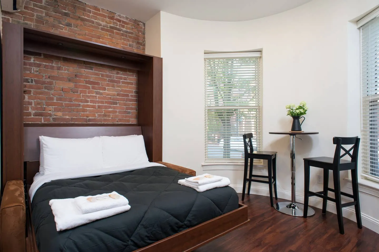 Studio bed, 1 bath apartment for rent at 19 Cumberland St Unit 3, Back Bay — photo 3 of 10
