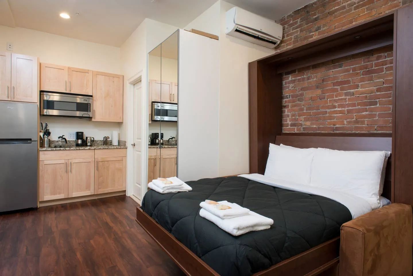 Studio bed, 1 bath apartment for rent at 19 Cumberland St Unit 3, Back Bay — photo 7 of 10
