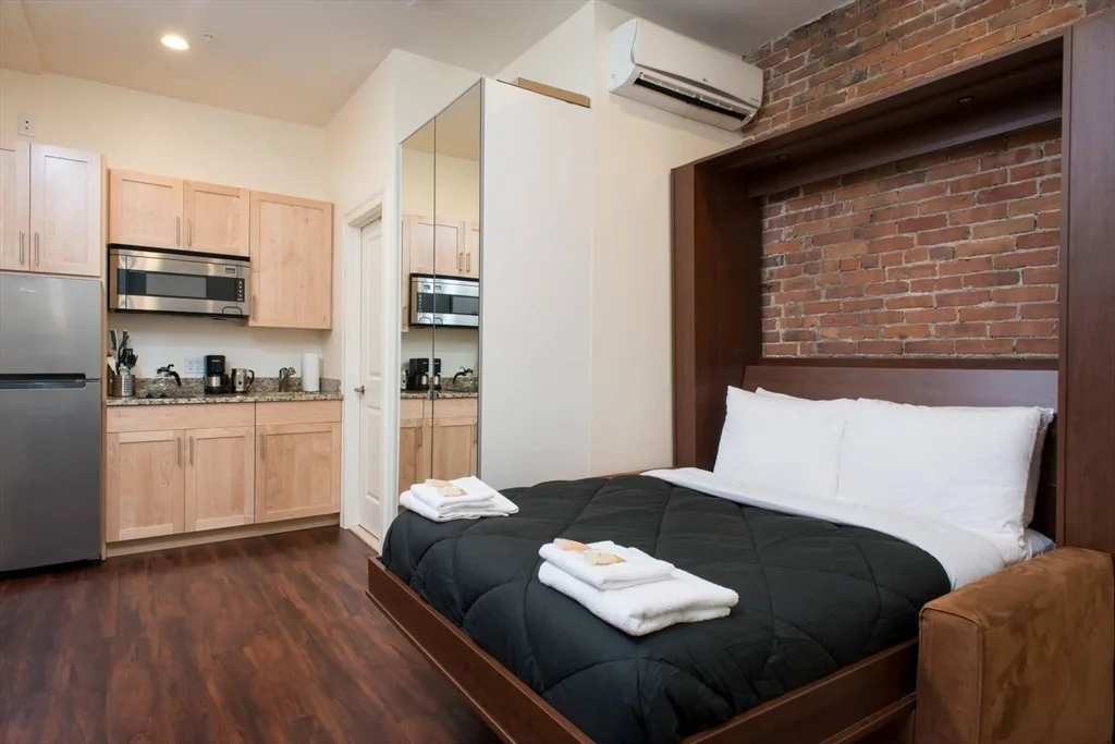 Studio bed, 1 bath apartment for rent at 19 Cumberland St Unit 5, Back Bay — photo 1 of 9
