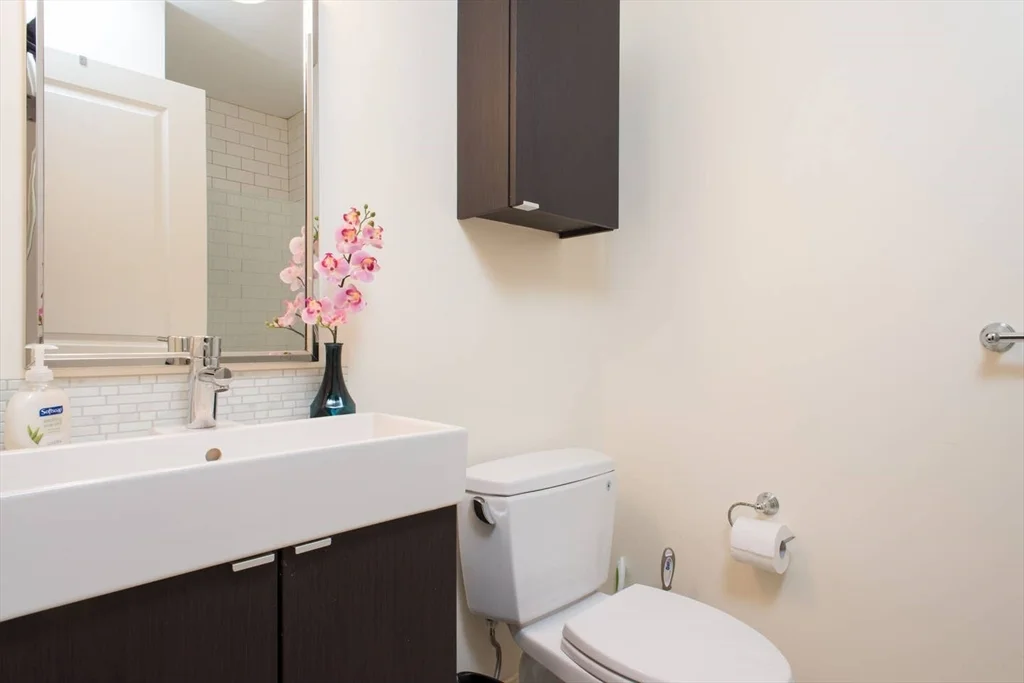 Studio bed, 1 bath apartment for rent at 19 Cumberland St Unit 5, Back Bay — photo 9 of 9
