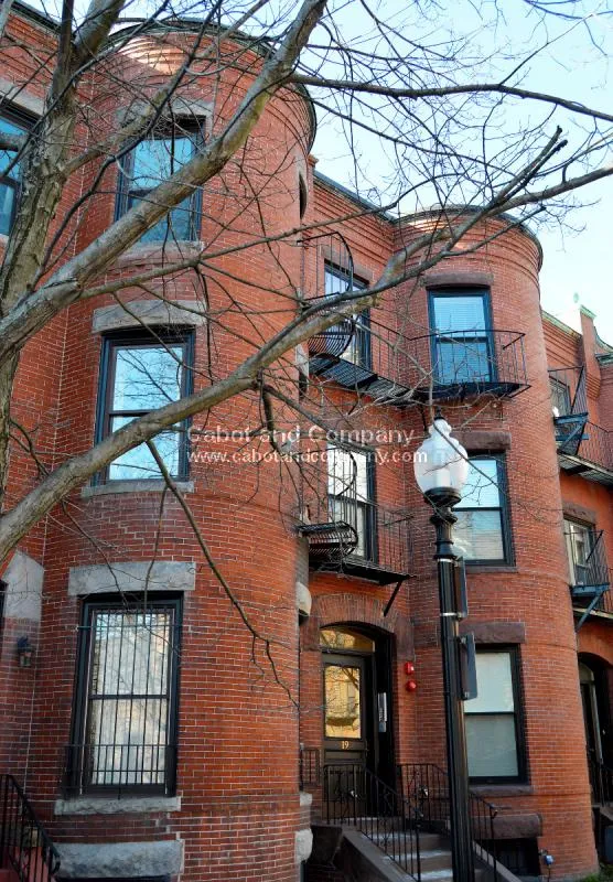 Studio bed, 1 bath apartment for rent at 19 Cumberland St Unit 9A, Back Bay — photo 8 of 9