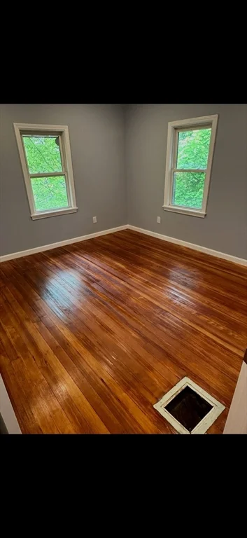 3 bed, 1 bath apartment for rent at 19 Dell Ave Unit 2, Hyde Park — photo 4 of 6