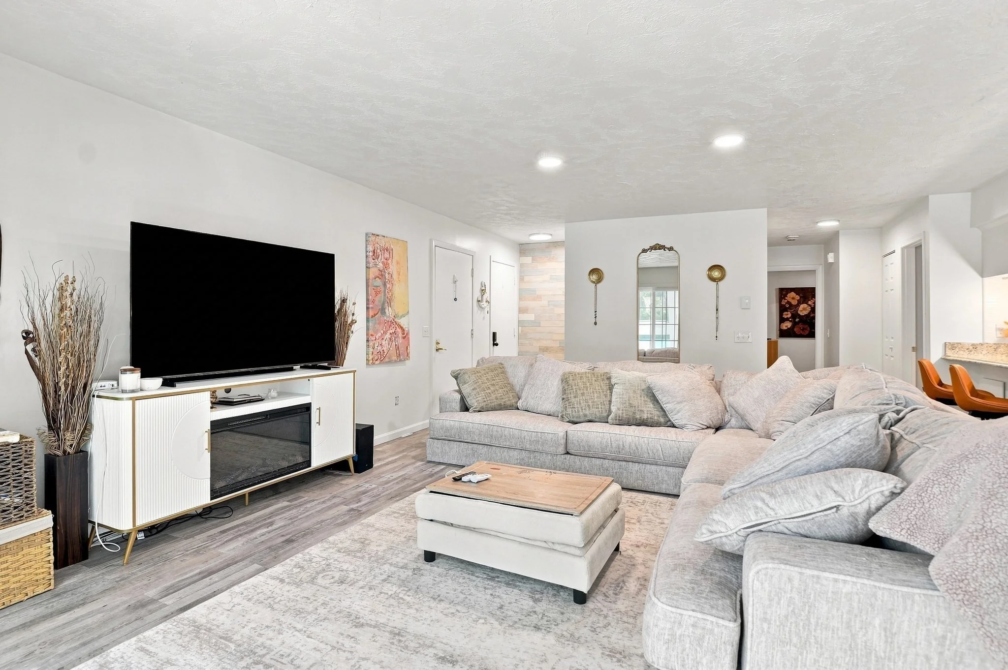 2 bed, 2 bath apartment for rent at 19 Eaglehead Ter Unit 4, Shrewsbury — photo 4 of 25
