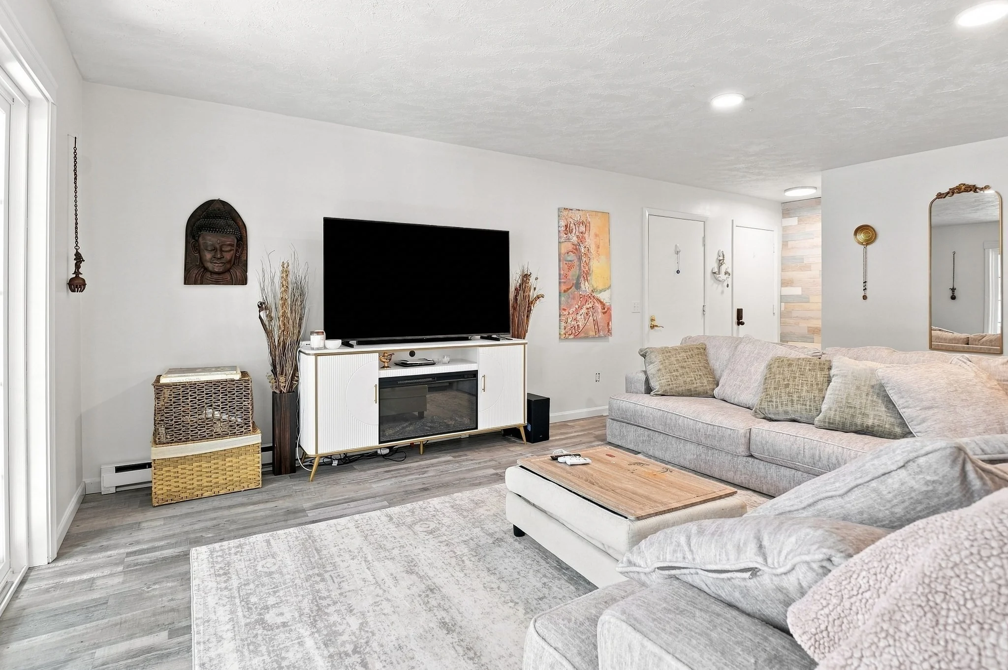2 bed, 2 bath apartment for rent at 19 Eaglehead Ter Unit 4, Shrewsbury — photo 2 of 25