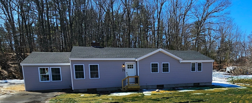2 bed, 1 bath apartment for rent at 19 East Rd Unit 1, Wachusett Lake — photo 1 of 13