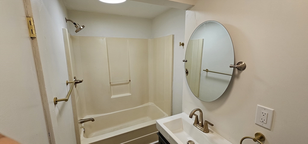 2 bed, 1 bath apartment for rent at 19 East Rd Unit 2, Wachusett Lake — photo 7 of 13