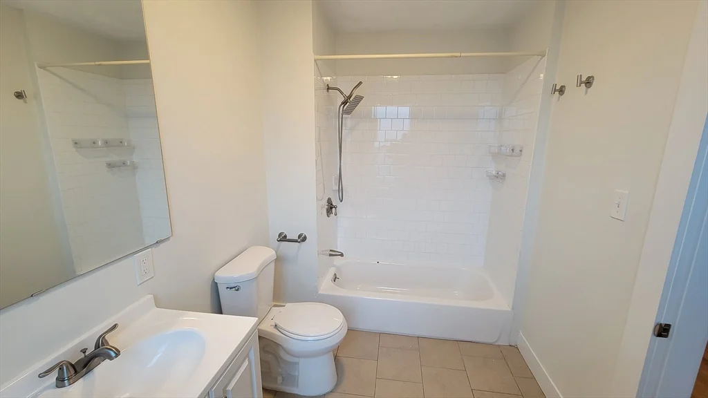 1 bed, 1 bath apartment for rent at 19 East Springfield St Unit 3, South End — photo 11 of 14
