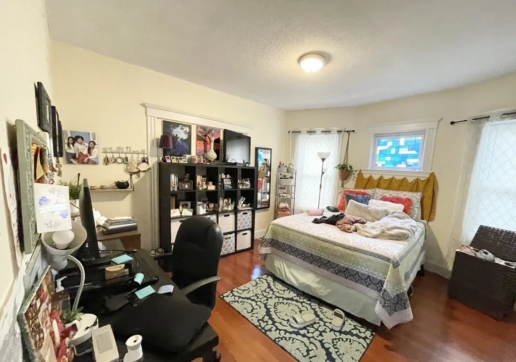 3 bed, 1 bath apartment for rent at 19 Eastman Unit 1, Boston — photo 4 of 6