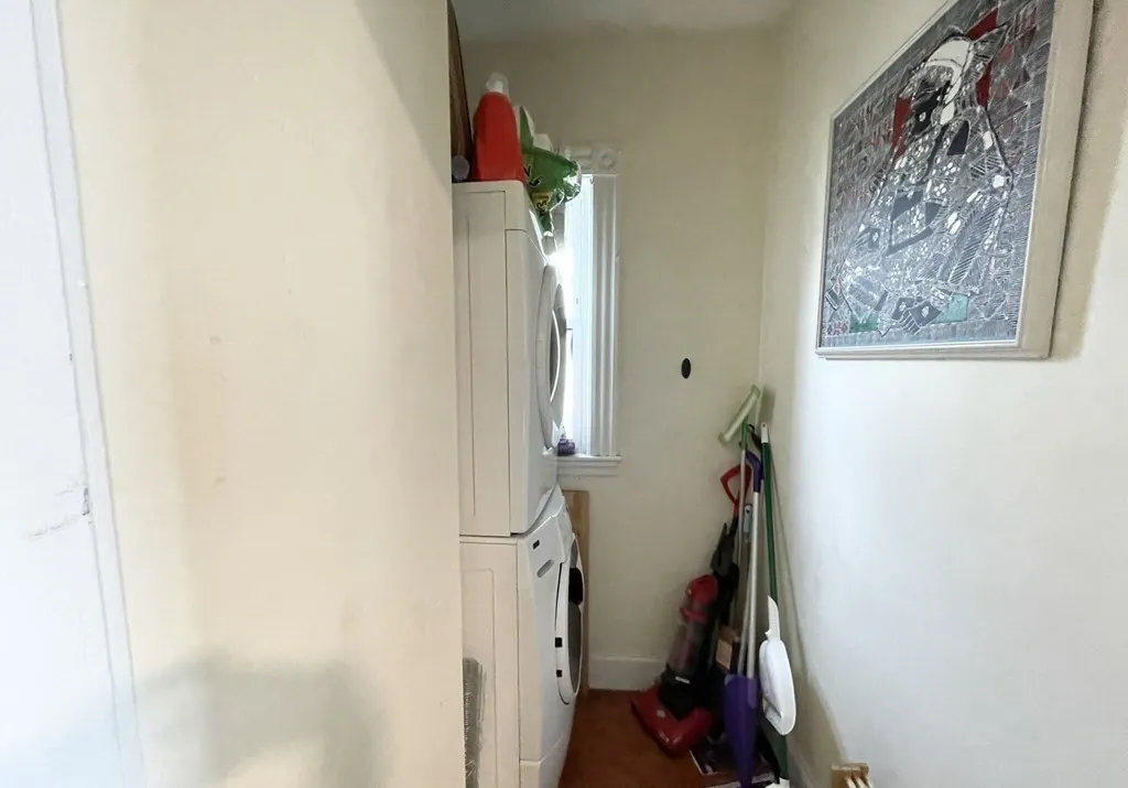3 bed, 1 bath apartment for rent at 19 Eastman Unit 1, Boston — photo 6 of 6