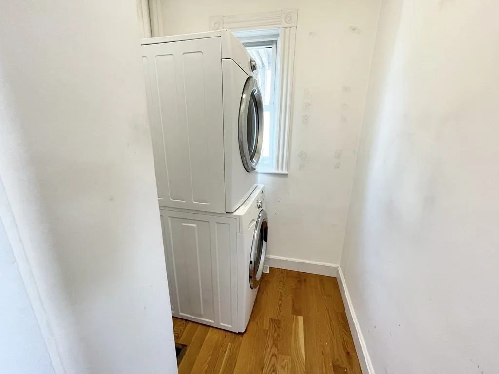 3 bed, 1 bath apartment for rent at 19 Eastman Unit 2, Dorchester — photo 8 of 10