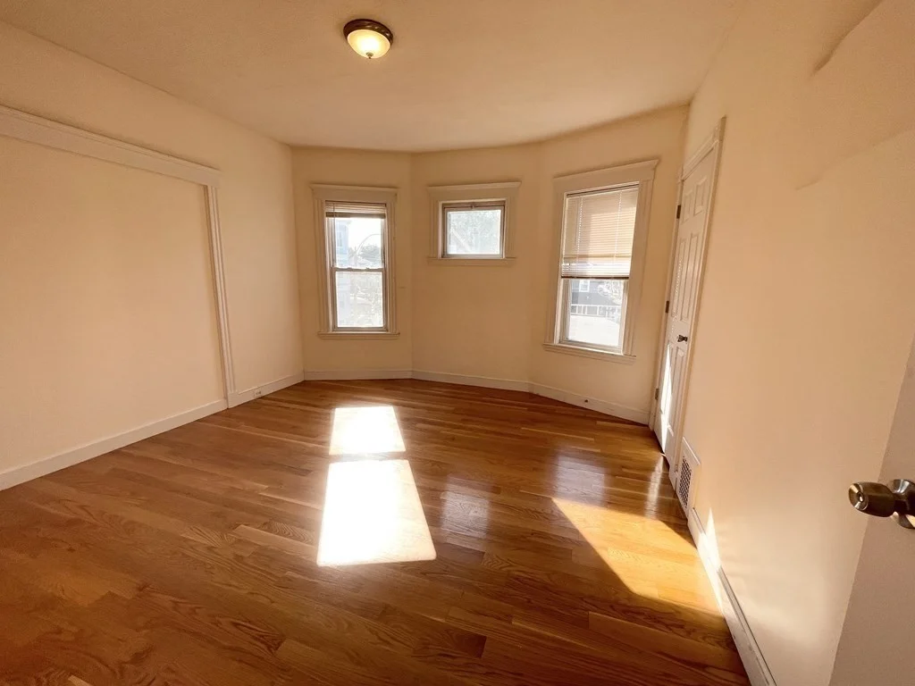 3 bed, 1 bath apartment for rent at 19 Eastman Unit 2, Dorchester — photo 5 of 10
