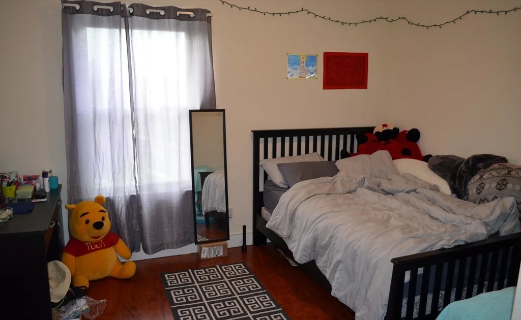 3 bed, 1 bath apartment for rent at 19 Eastman Unit 3, Dorchester — photo 6 of 12