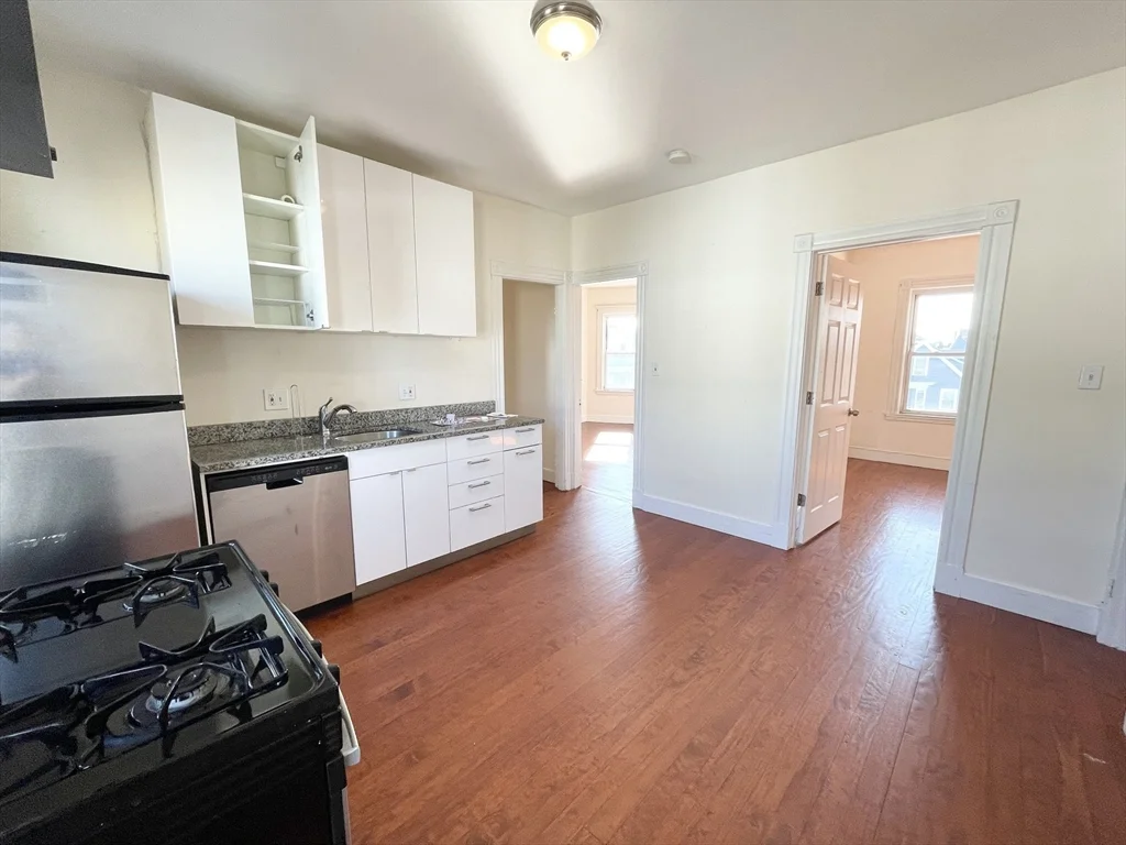 3 bed, 1 bath apartment for rent at 19 Eastman Unit 3, Dorchester — photo 2 of 12