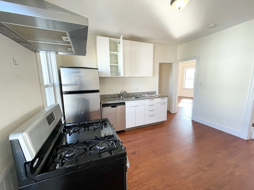 3 bed, 1 bath apartment for rent at 19 Eastman Unit 3, Dorchester — photo 1 of 12