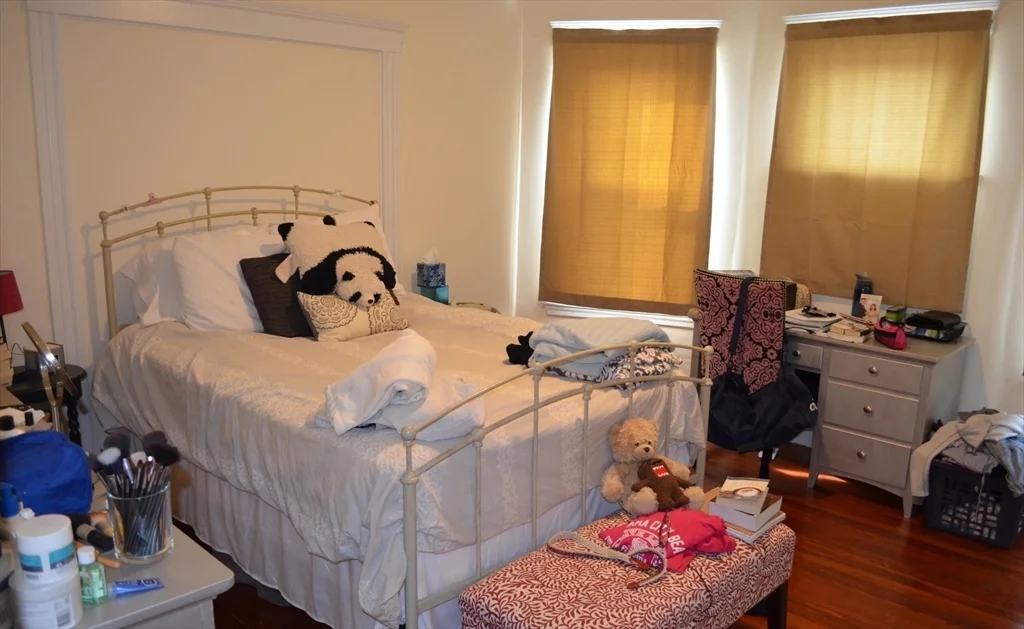 3 bed, 1 bath apartment for rent at 19 Eastman Unit 3, Dorchester — photo 5 of 12