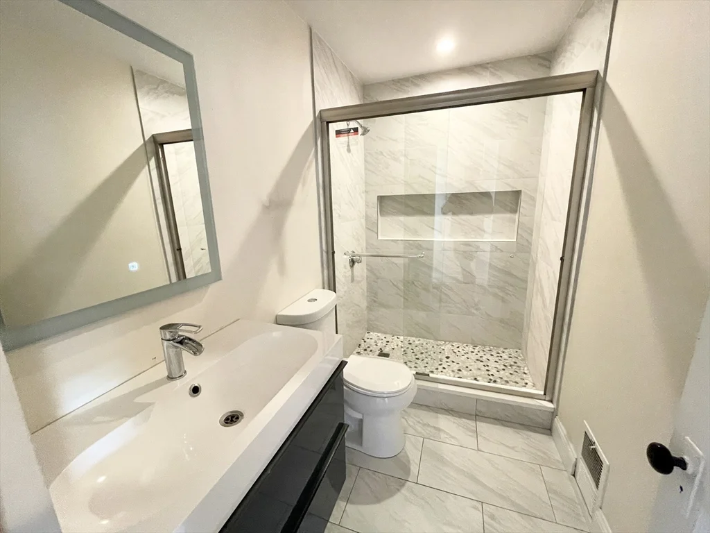 3 bed, 1 bath apartment for rent at 19 Eastman Unit 3, Dorchester — photo 9 of 12