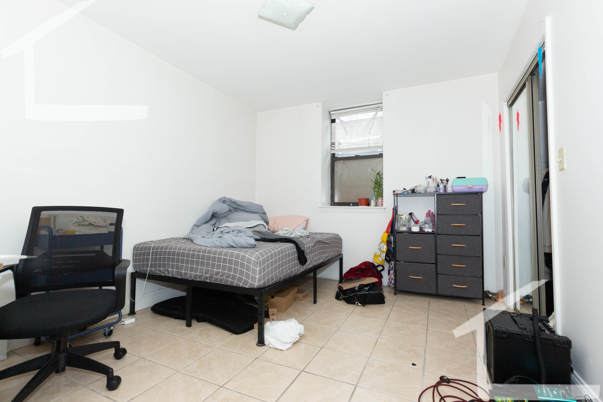 3 bed, 2 bath apartment for rent at 19 Egremont Rd Unit B, Brighton — photo 7 of 8