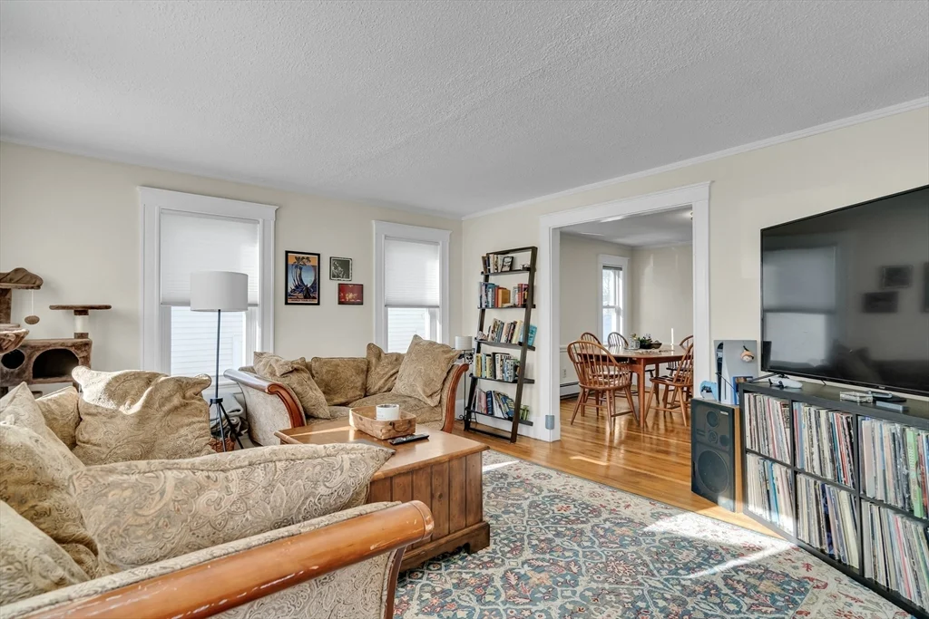 2 bed, 1 bath apartment for rent at 19 Elliot St Unit 19, Newton — photo 1 of 14