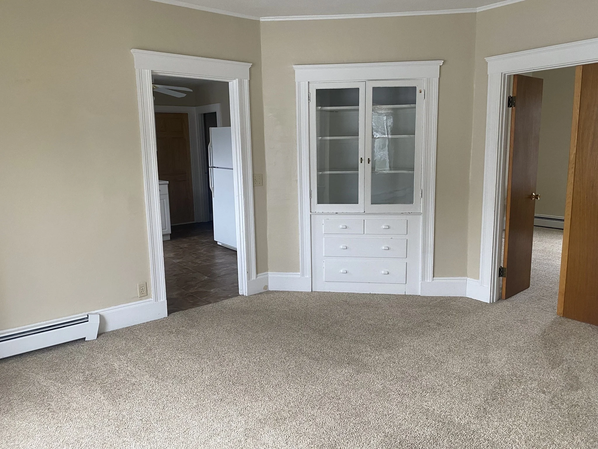 2 bed, 1 bath apartment for rent at 19 Elm Park Unit 2, Groveland — photo 3 of 14