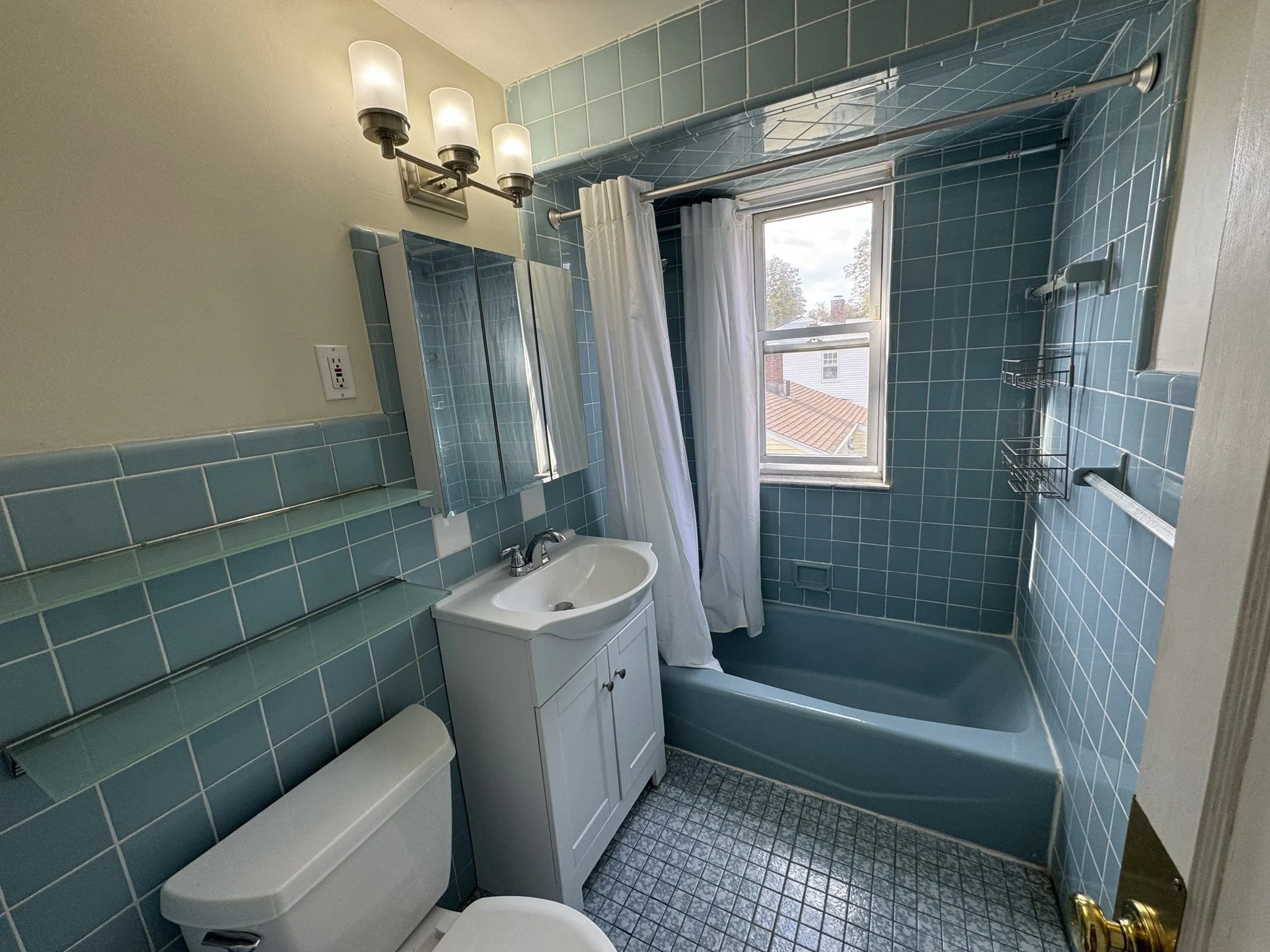 3 bed, 1 bath apartment for rent at 19 Everdean St Unit 2, Dorchester — photo 15 of 19