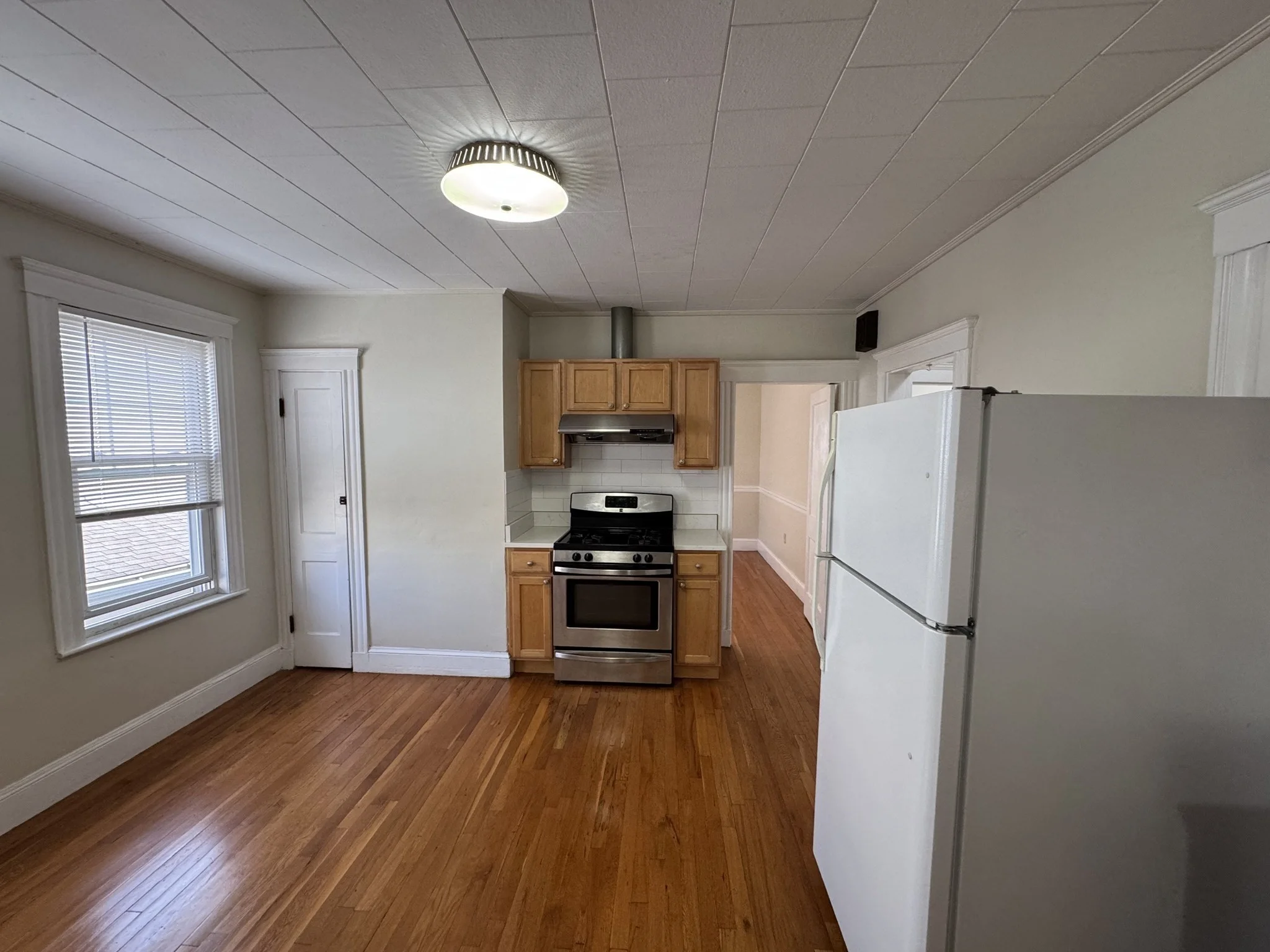 3 bed, 1 bath apartment for rent at 19 Everdean St Unit 2, Dorchester — photo 6 of 19
