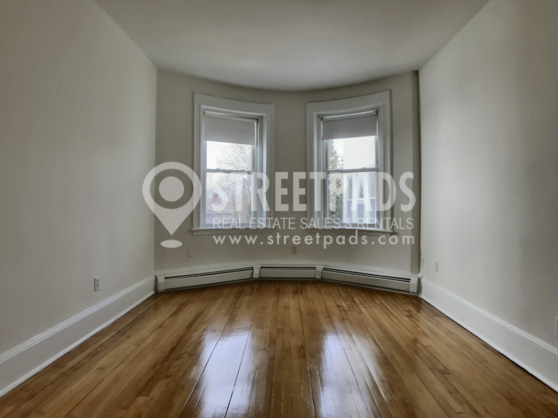 2 bed, 1 bath apartment for rent at 19 Fairbanks St Unit 21, Griggs Park