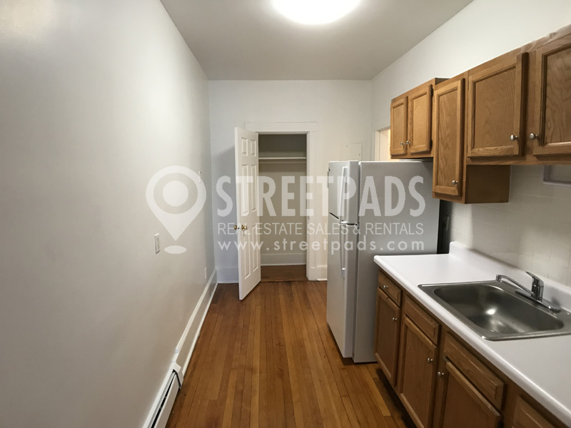 2 bed, 1 bath apartment for rent at 19 Fairbanks St Unit 21, Griggs Park — photo 8 of 19