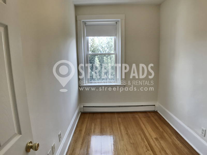 2 bed, 1 bath apartment for rent at 19 Fairbanks St Unit 21, Griggs Park — photo 9 of 19