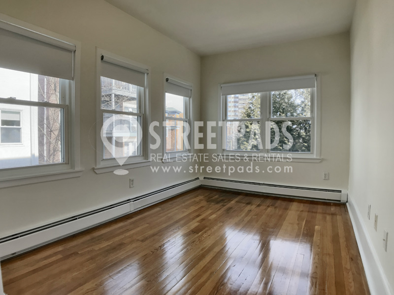 2 bed, 1 bath apartment for rent at 19 Fairbanks St Unit 21, Griggs Park — photo 11 of 19