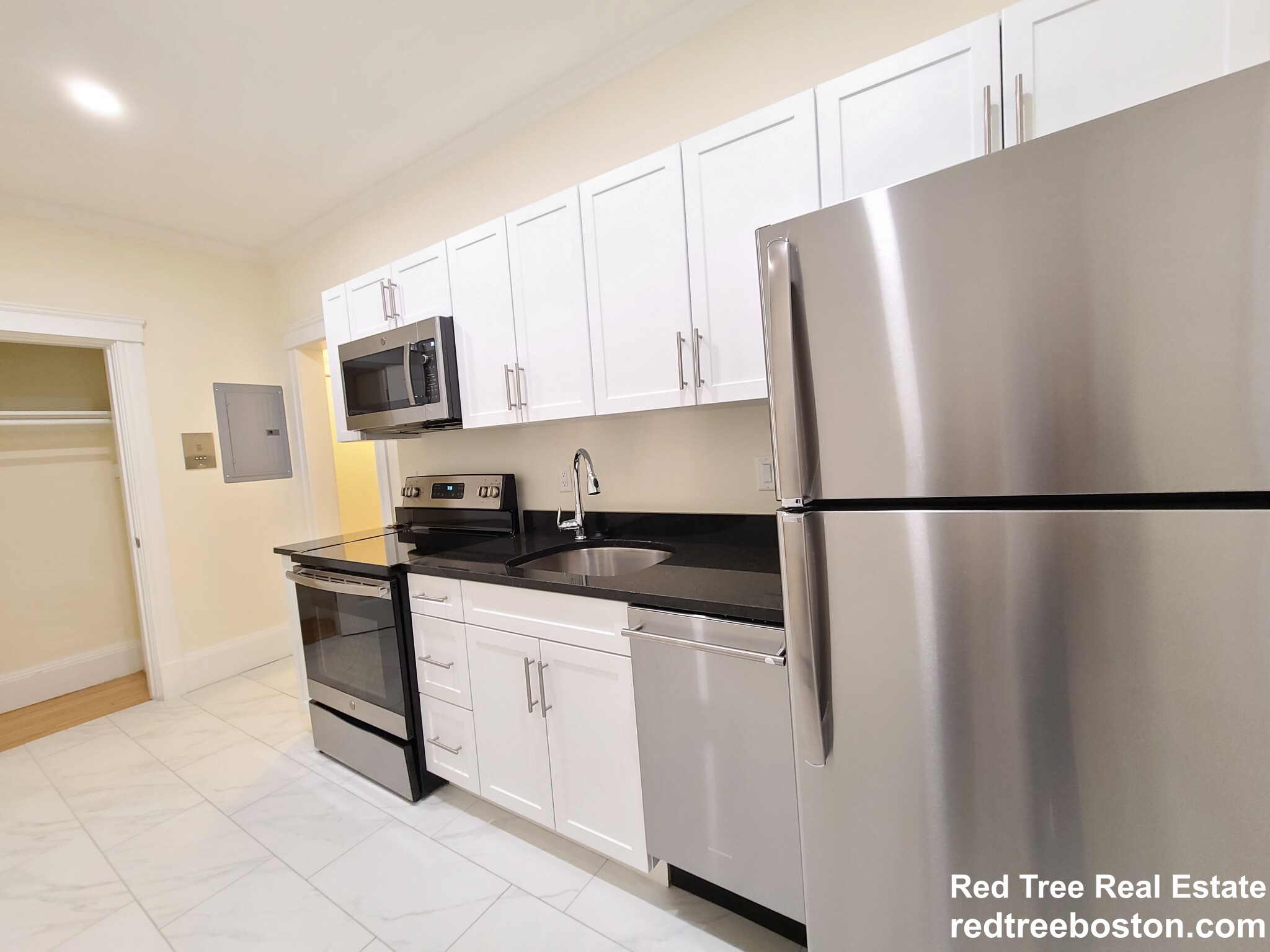 2 bed, 1 bath apartment for rent at 19 Fairbanks St Unit 31, Griggs Park — photo 5 of 28