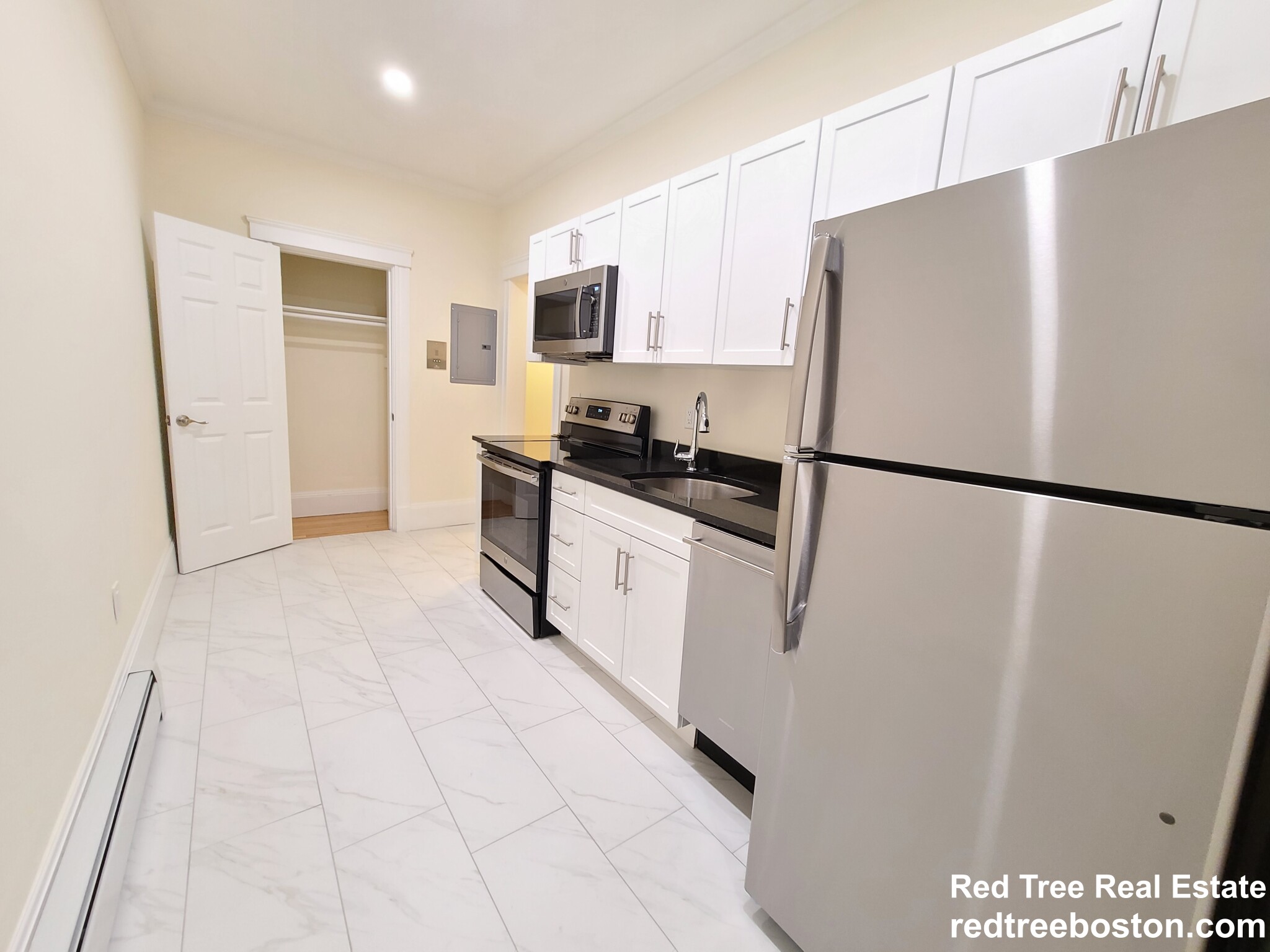 2 bed, 1 bath apartment for rent at 19 Fairbanks St Unit 31, Griggs Park — photo 4 of 28