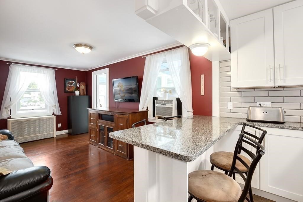 2 bed, 1 bath apartment for rent at 19 Fairview Ave Unit 1, Malden — photo 3 of 15