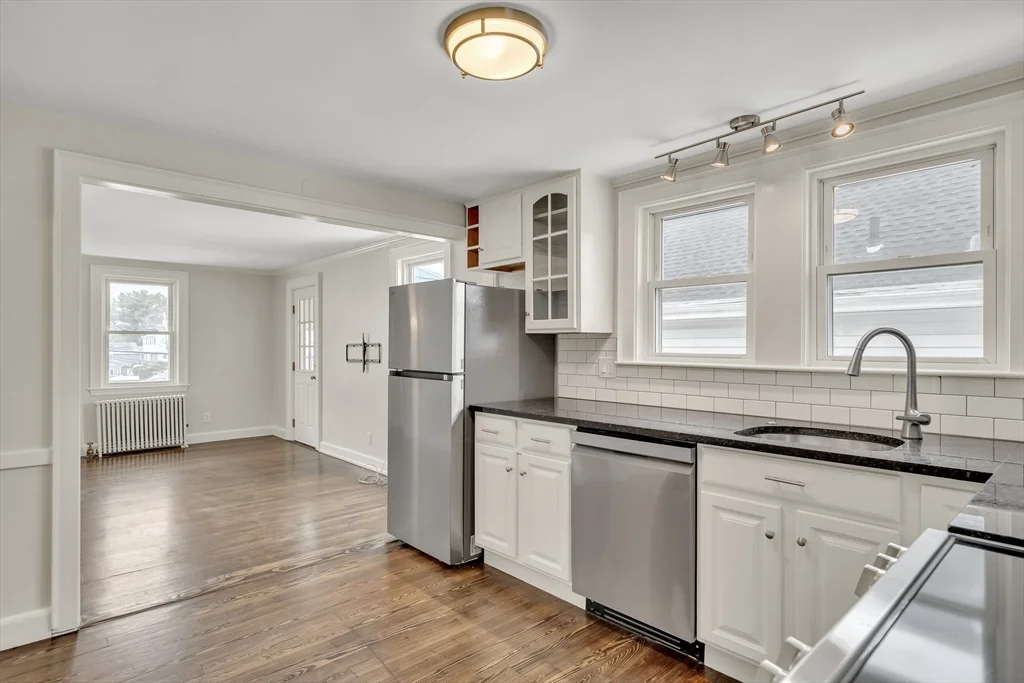 3 bed, 1 bath apartment for rent at 19 Fairview Ave Unit B, Malden — photo 12 of 36
