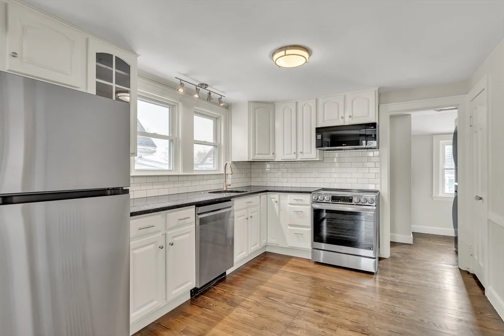 3 bed, 1 bath apartment for rent at 19 Fairview Ave Unit B, Malden — photo 10 of 36