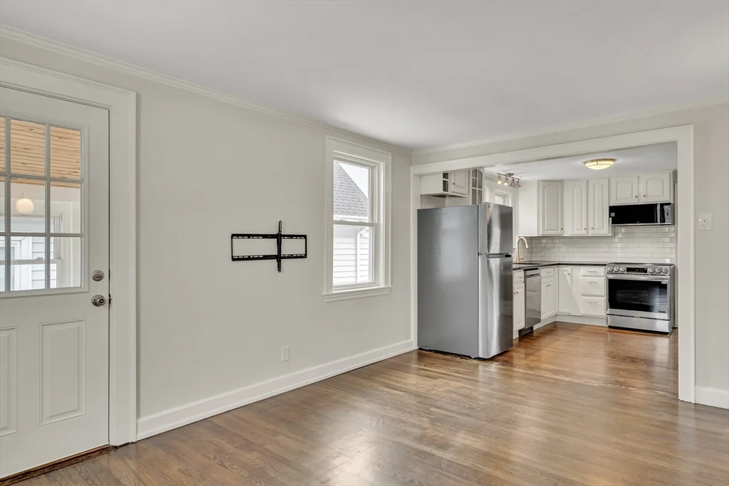 3 bed, 1 bath apartment for rent at 19 Fairview Ave Unit B, Malden — photo 8 of 36