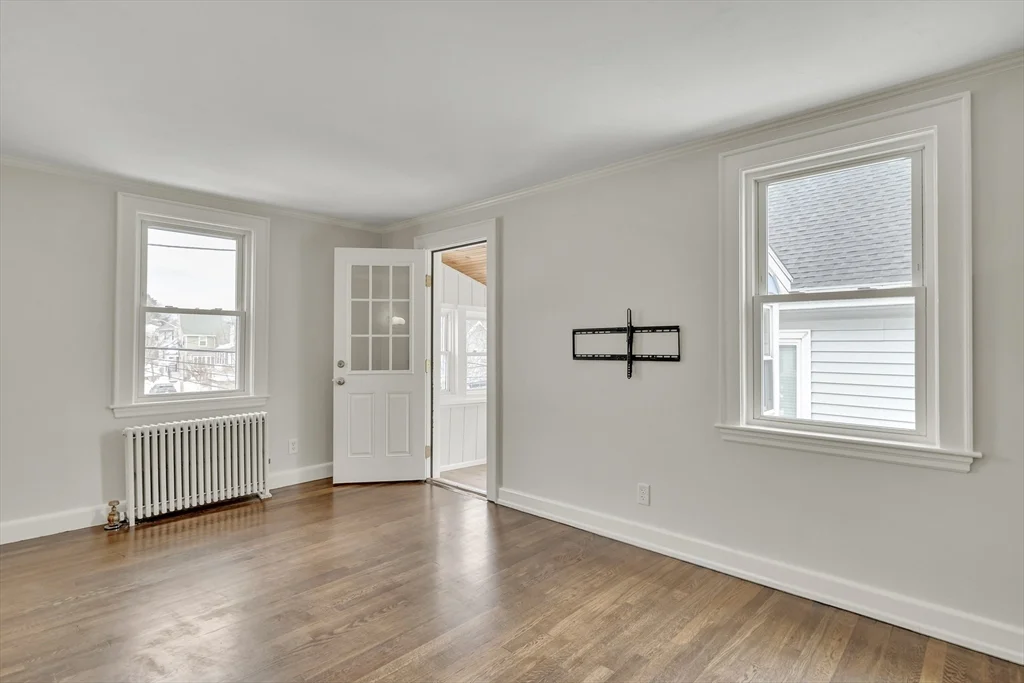 3 bed, 1 bath apartment for rent at 19 Fairview Ave Unit B, Malden — photo 4 of 36
