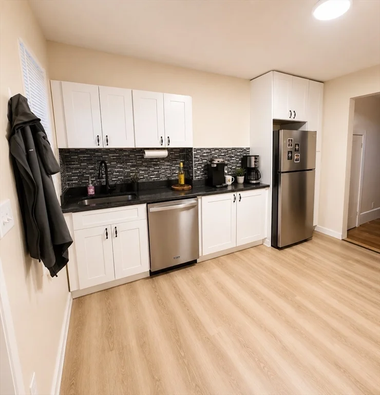 2 bed, 1 bath apartment for rent at 19 Fayette Unit 1, Beverly — photo 8 of 9