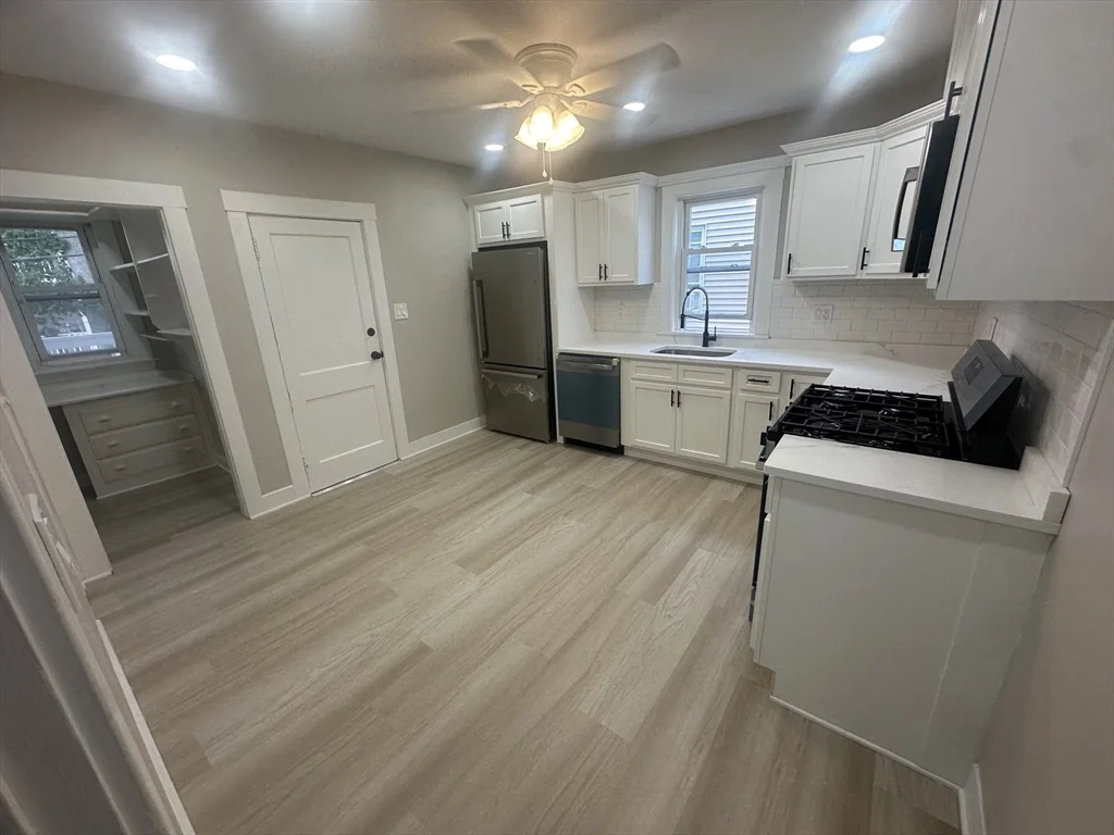 3 bed, 1 bath apartment for rent at 19 Firth Rd Unit 2, Roslindale — photo 2 of 10